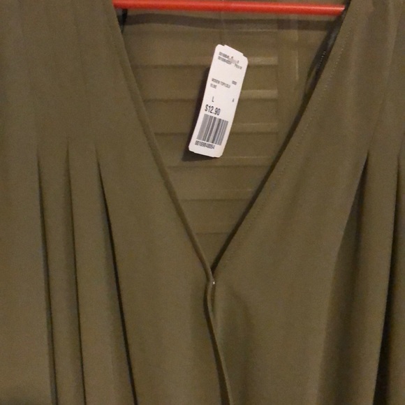 Brand new - never worn- Forever 21 top - Picture 2 of 3